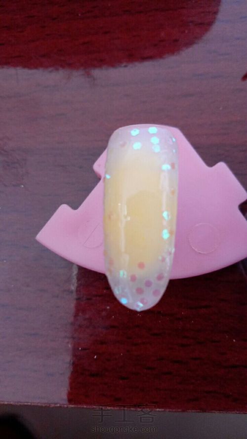 腮红美甲 第12步