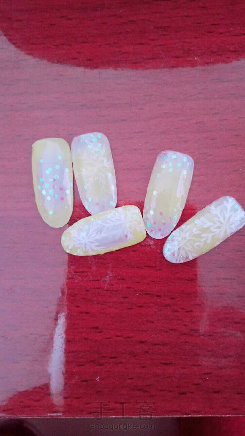 腮红美甲 第19步