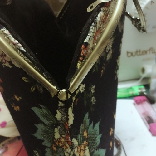 复古藏蓝牡丹20cmM型手拎斜挎口金包 第7步