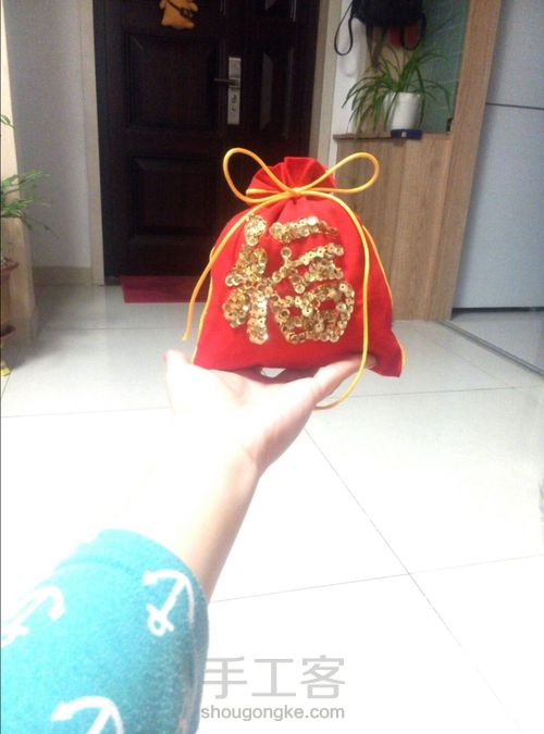 自制大红锦鲤挂件，新的一年祝大家鱼跃龙门，富贵有余！ 第13步