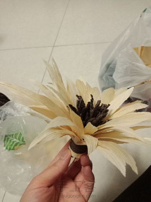 玉米皮利用起来,竟有一种说不出的复古美 第4步