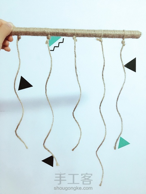 文艺木条麻绳墙饰 第4步