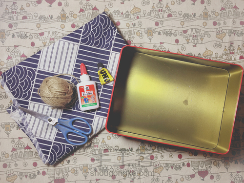 旧糖盒改造日式风格收纳盒~ 第1步