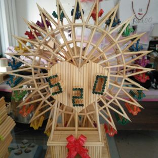 一次性筷子创意作品：摩天轮