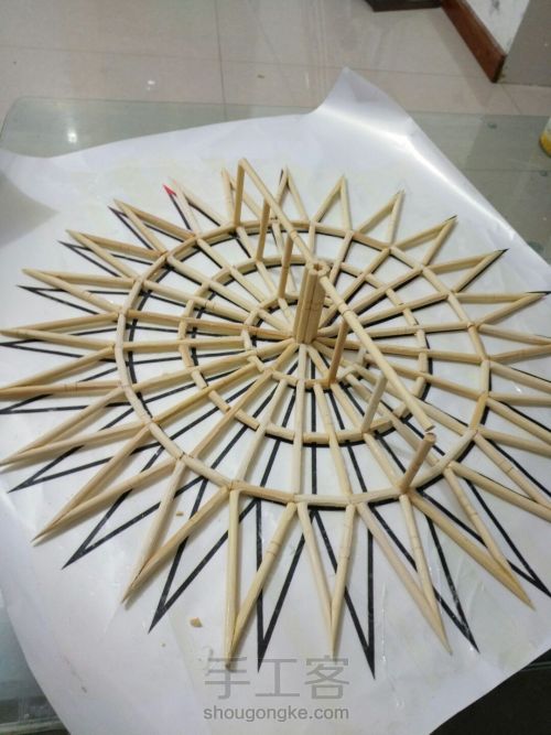 一次性筷子创意作品：摩天轮 第11步
