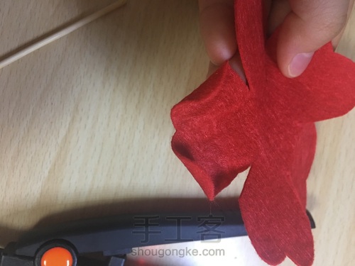 一眼就爱上的玫瑰（不织布） 第19步