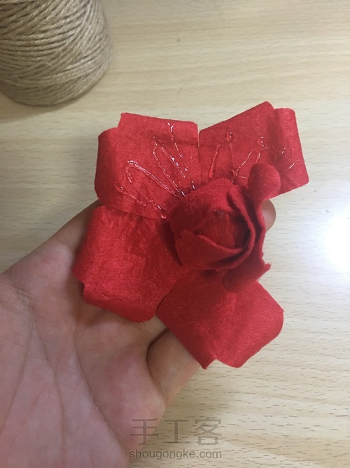 一眼就爱上的玫瑰(不织布) 第25步