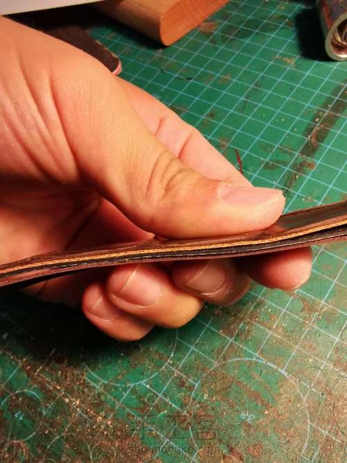 起鼓包边鳄鱼腰带一些参数 第1步