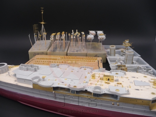 拼装军舰模型制作过程 第34步