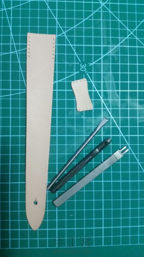 植鞣革皮手环 第3步