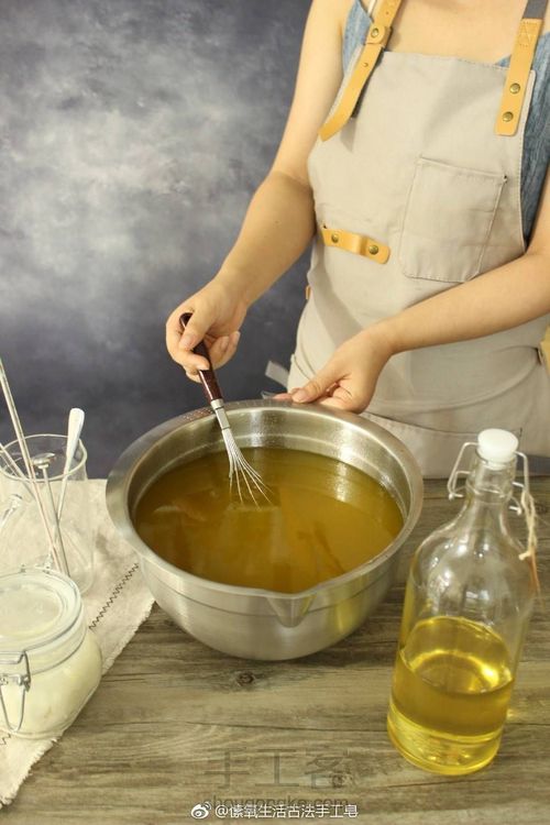 一颗丝滑不腻的蚕丝研磨皂制作过程 第11步