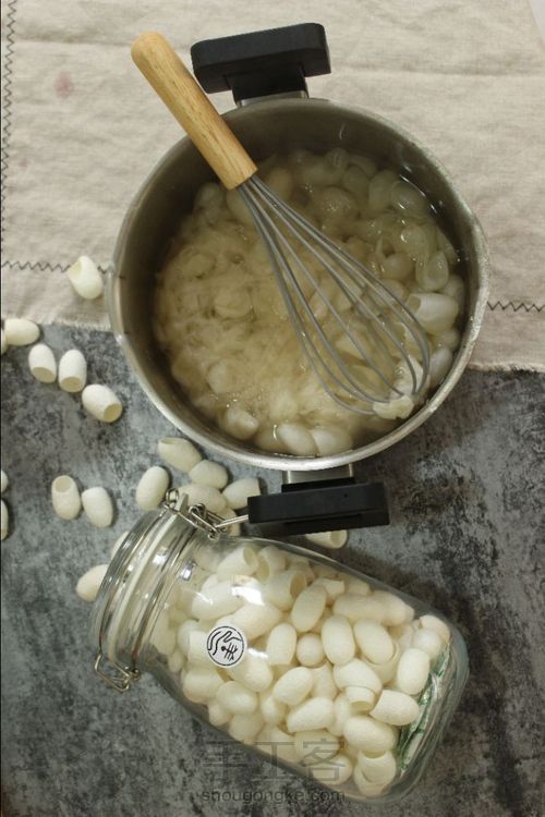 一颗丝滑不腻的蚕丝研磨皂制作过程 第12步