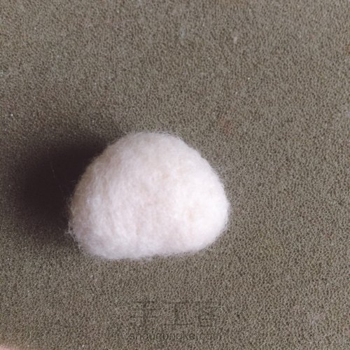 羊毛毡-大护发红胖子
 第4步