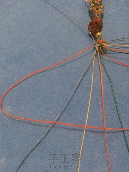 南红花朵手链 第11步