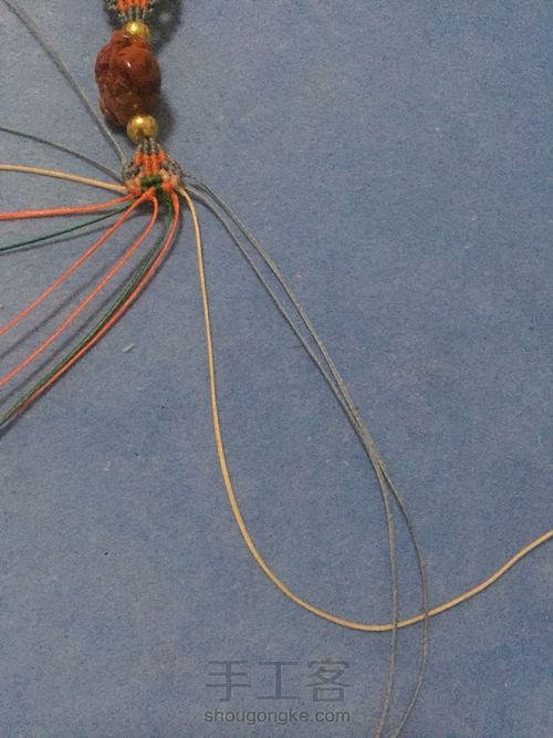 南红花朵手链 第13步