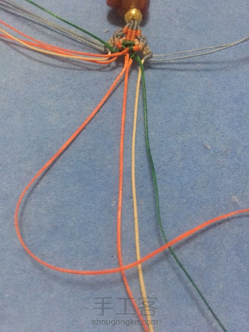南红花朵手链 第16步