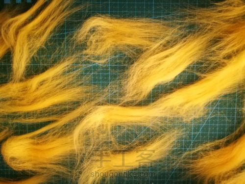 小黄鸭湿毡口金包 第5步