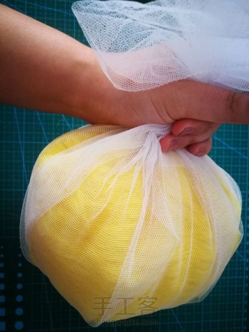 小黄鸭湿毡口金包 第7步