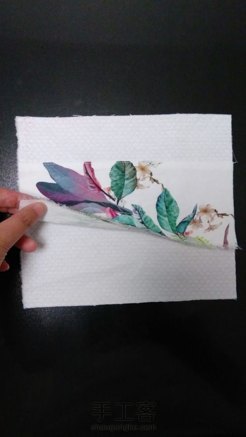 拼花小手包 第3步