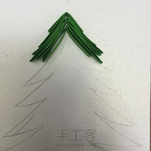 简单的衍纸画-圣诞树教程 第6步