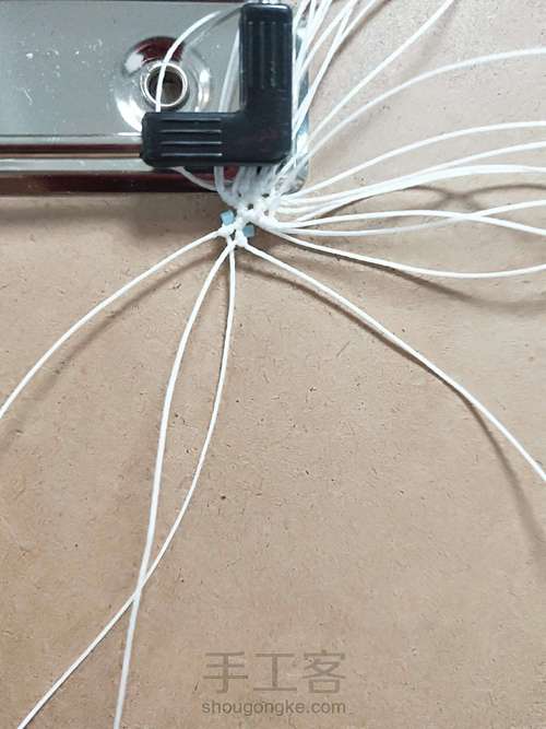 雪落无声·斜卷结手绳 第3步