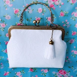 Pu玫瑰花口金包