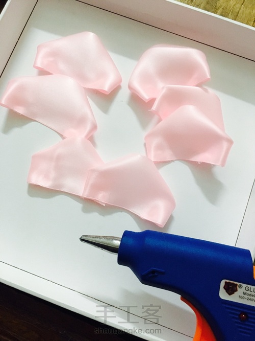 女神节快乐～
学着给麻麻做朵粉玫瑰🌹 第5步