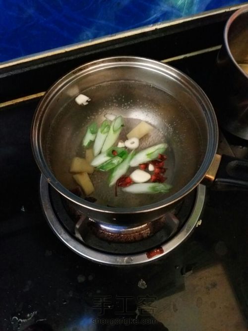 鲜美鲫鱼汤 第3步