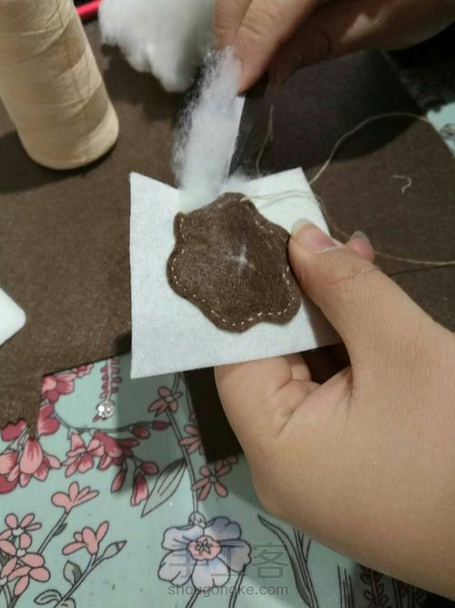 低调的华丽，串珠装饰胸针项链 第11步