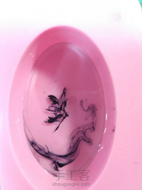 滴胶水墨画 第2步