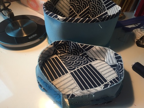 手残党的桶形化(fàn)妆(hé)包 第7步