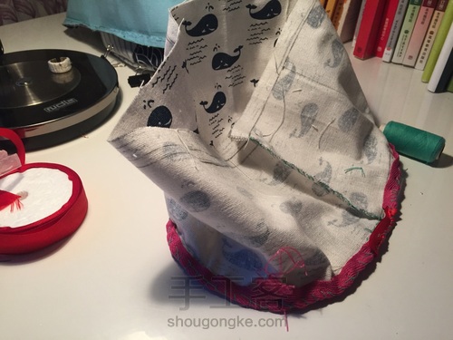 手残党的桶形化(fàn)妆(hé)包 第9步