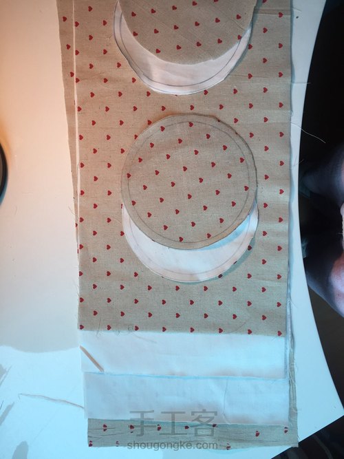 手残党的筒型抽(dà)绳(zû)包(ba) 第2步