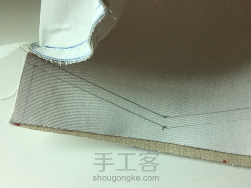 手残党的筒型抽(dà)绳(zû)包(ba) 第4步