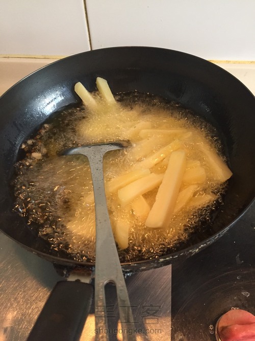 黑暗料理崇拜者的花式炸土豆 第3步