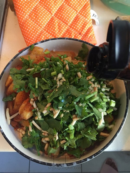 黑暗料理崇拜者的花式炸土豆 第6步