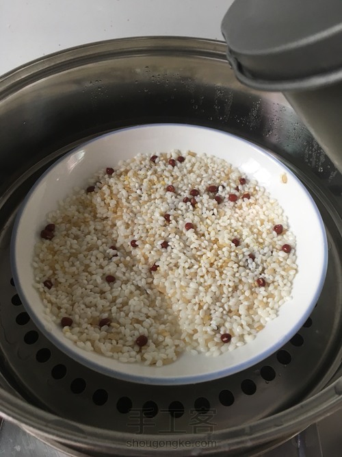 黑暗料理崇拜者的糯米焖烟肉 第3步