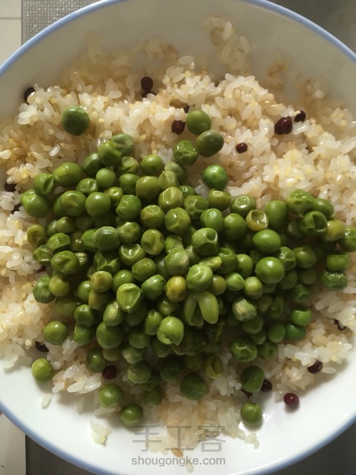 黑暗料理崇拜者的糯米焖烟肉 第5步