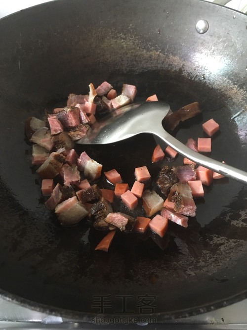 黑暗料理崇拜者的糯米焖烟肉 第7步