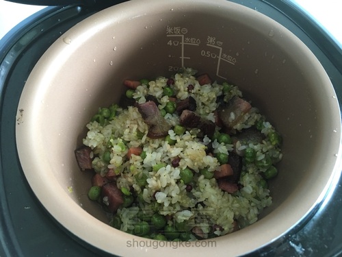 黑暗料理崇拜者的糯米焖烟肉 第9步