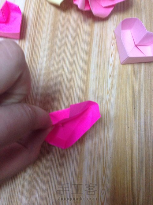  可爱的心形盒子的简单折法以后再也不用去花钱买喽 第11步