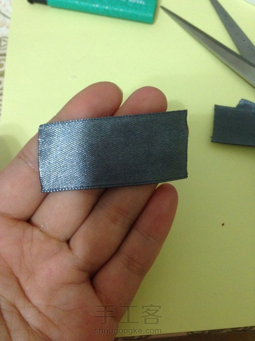 灰色小花边夹 第1步