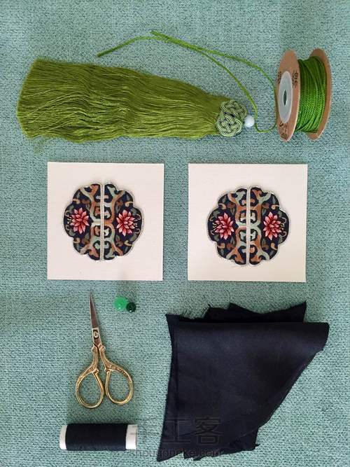 古风精致香囊包挂 第1步