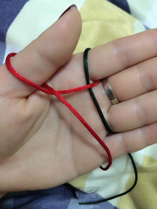 双线纽扣结 第2步