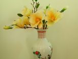 家里有几个旧花瓶，为了利用起来，做了一束黄玉兰，拍下教程分享给各位爱好丝网花的朋友