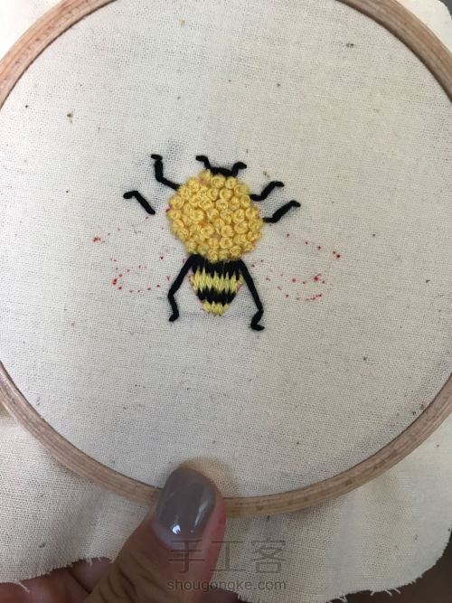 刺绣小蜜蜂 第5步