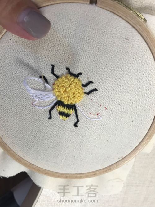 刺绣小蜜蜂 第6步