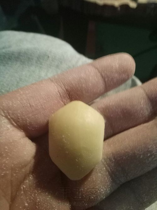 象牙果三界牌雕刻 第8步