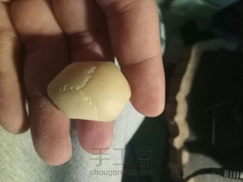 象牙果三界牌雕刻 第9步