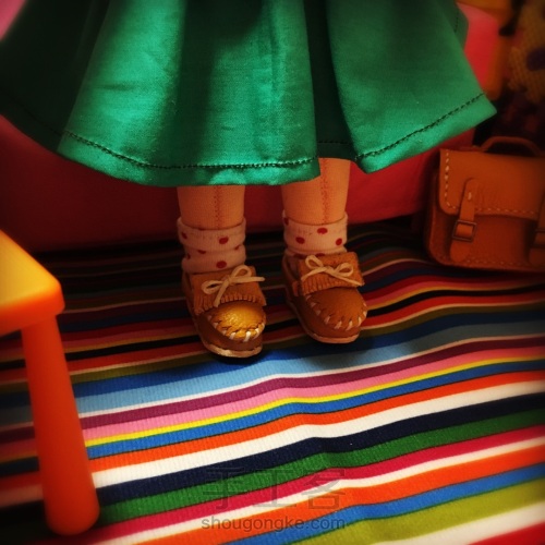 手缝皮革娃娃用豆豆鞋 第29步